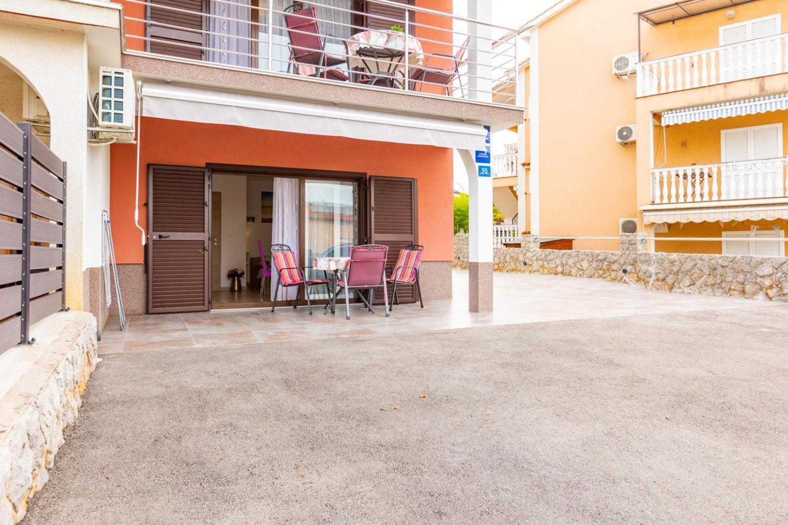Apartments Tea Malinska Exterior foto